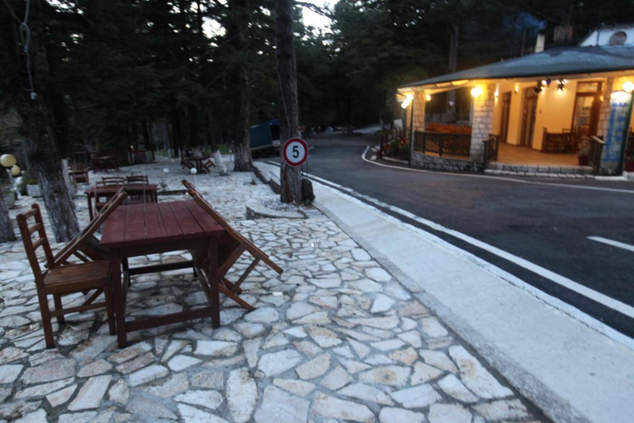 Bujtina Uji I Panjes, Log Cabins Dukat 外观 照片