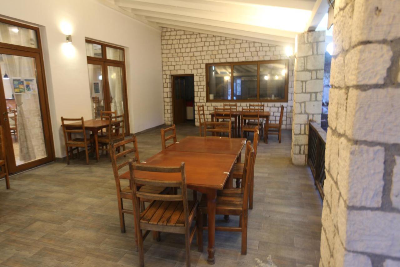 Bujtina Uji I Panjes, Log Cabins Dukat 外观 照片