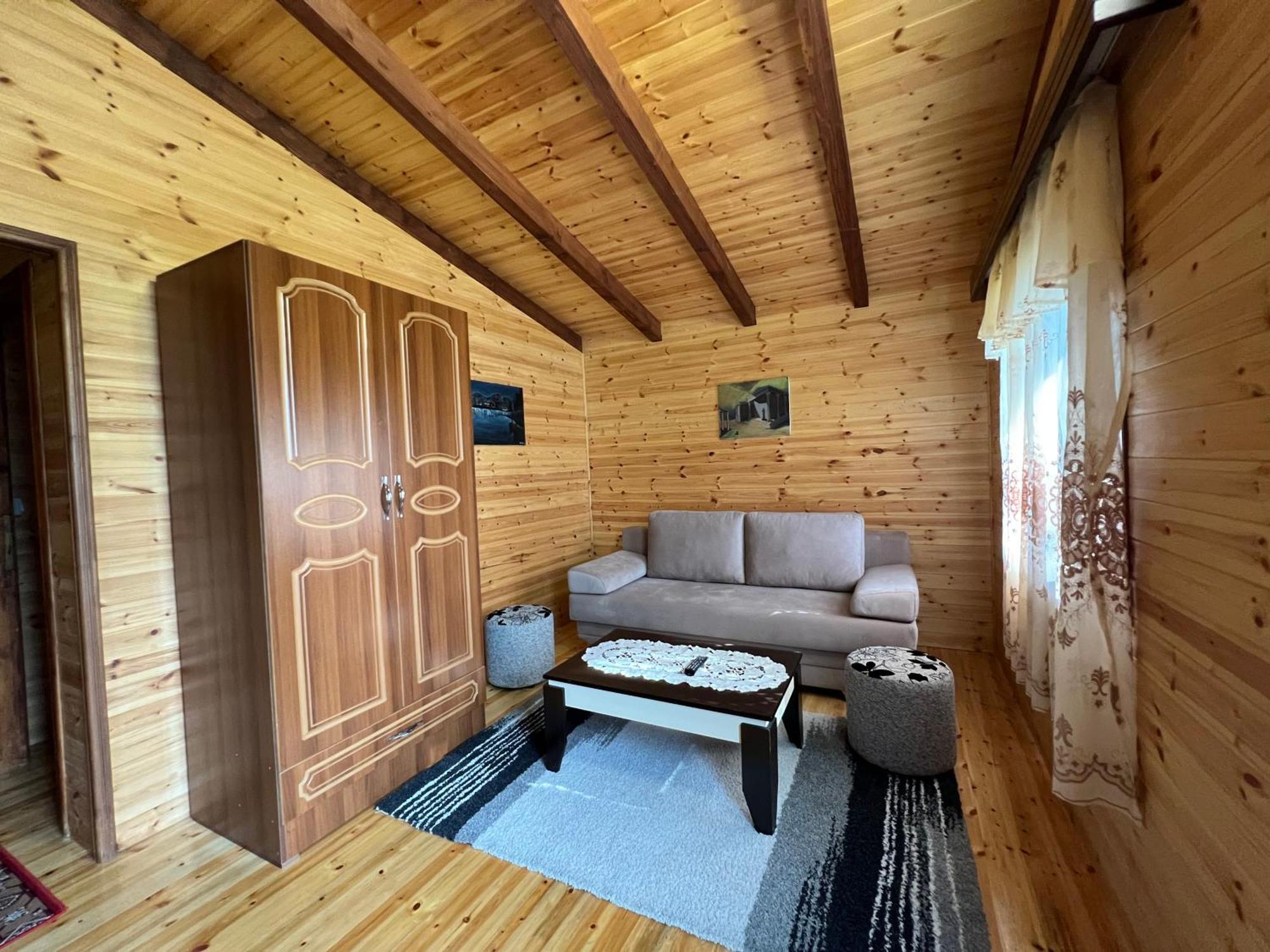 Bujtina Uji I Panjes, Log Cabins Dukat 外观 照片